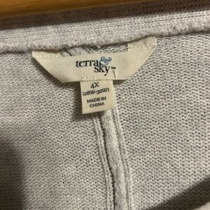 Terra & Sky Light Gray Knit Top